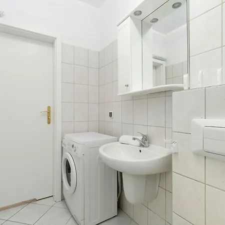 Cozy Jelitkowski Dwor In With Parking By Renters 아파트 그단스크